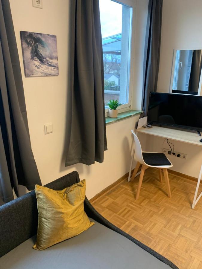 Mainpark Apartment 4 Schlafzimmer Bis Zu 10 Personen Direkt Ueber Aschaffapartment Bei Aschaffenburg Mainaschaff エクステリア 写真